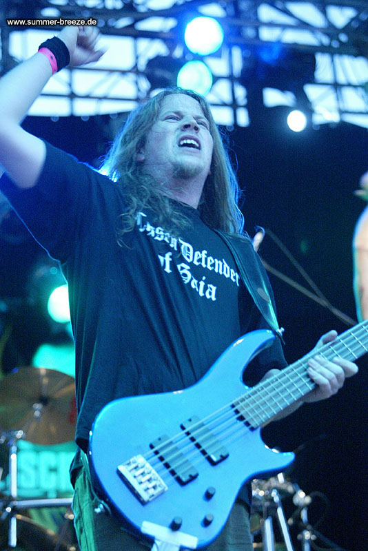 Bild eines Mitglieds der Band Die Apokalyptischen Reiter beim Live Auftritt.